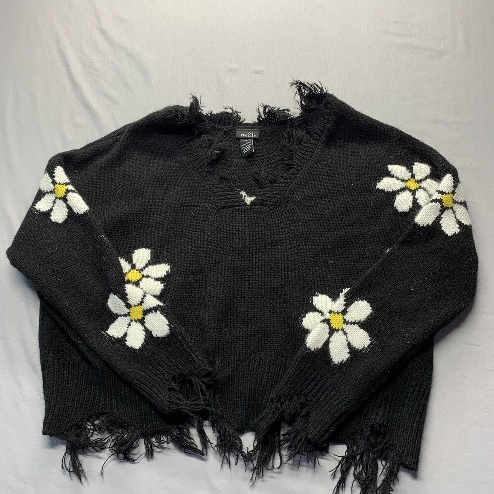 Small RUE21 BLACK WHITE DAISY FLOWER FRINGE SWEATER Y2K STYLE